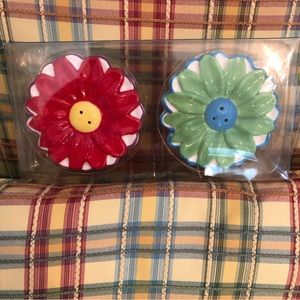 Whim Cynthia Rowley Flowers 🌺 Salt & Pepper Shakers - NEW!
